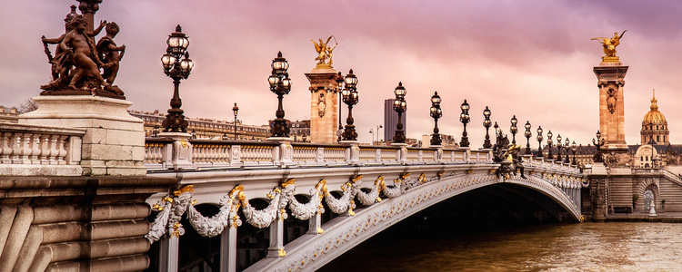 Paris Photography: A Tour of the City's Gorgeous Holiday