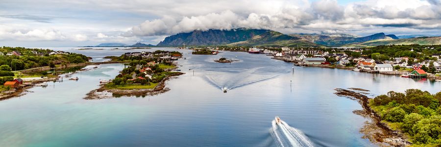 Polarlys header Bronnoysund Norway