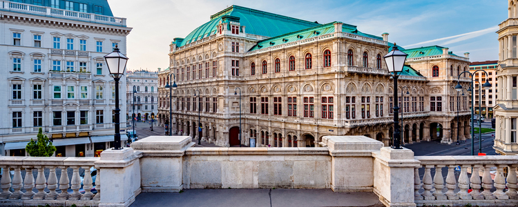 A Taste of the Danube with 2 Nights in Vienna & 2 Nights in Budapest (Eastbound)