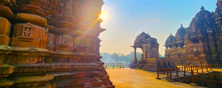 Colors of India's Golden Triangle & Rajasthan with Varanasi & Khajuraho