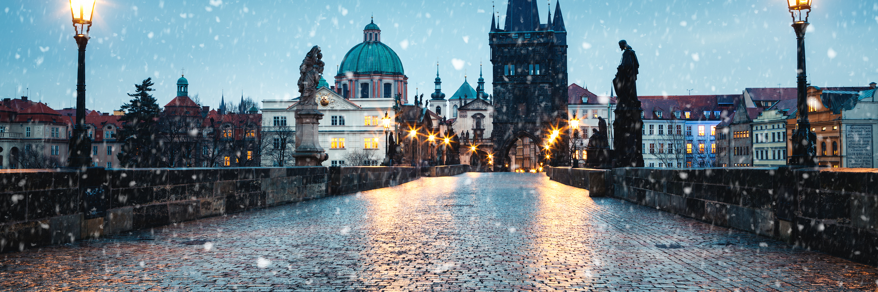 Festive Season on the Blue Danube Discovery with 2 Nights in Prague