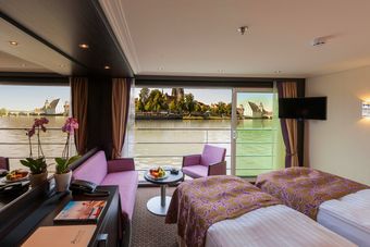 Avalon-Ship-Gallery-POETRY II-Panorama-Suite.jpg