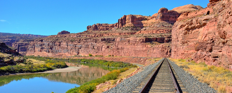 Colorful Colorado: Parks, Peaks & Panoramas with Canyon Spirit 