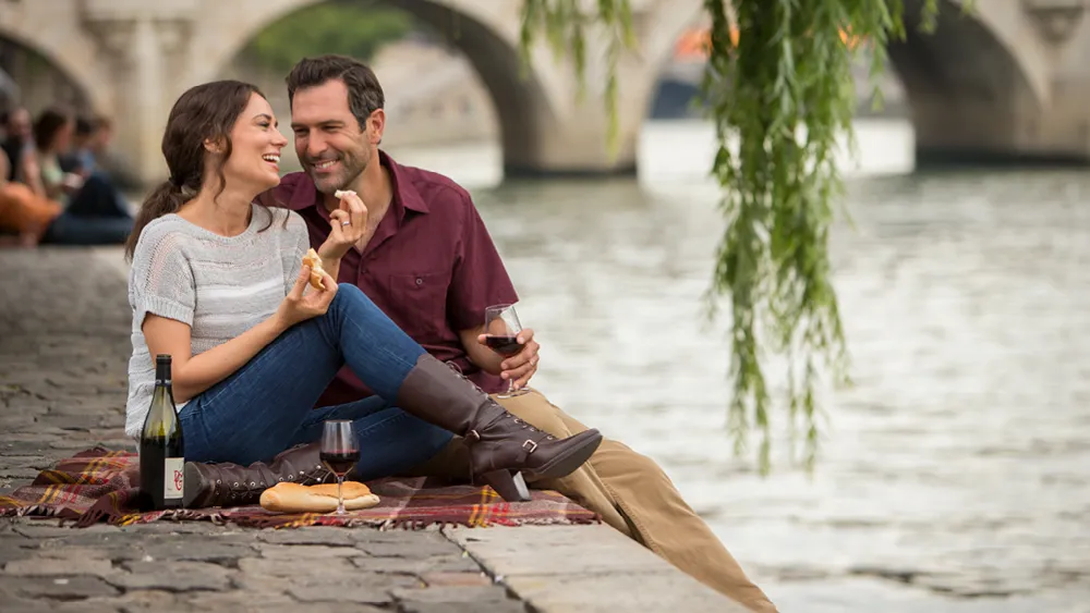 picnic beside the Seine