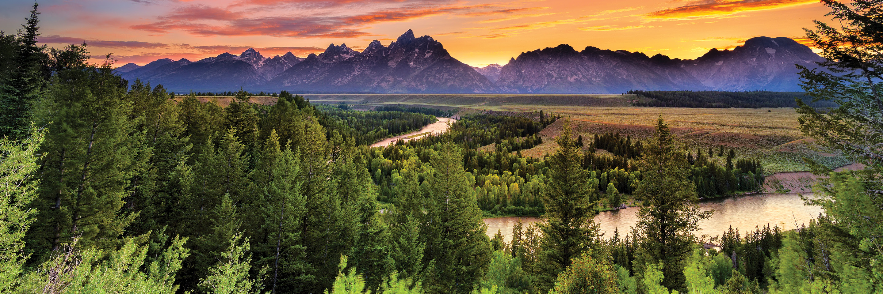 Yellowstone Park Lodging Facilities - Enjoy Your Parks