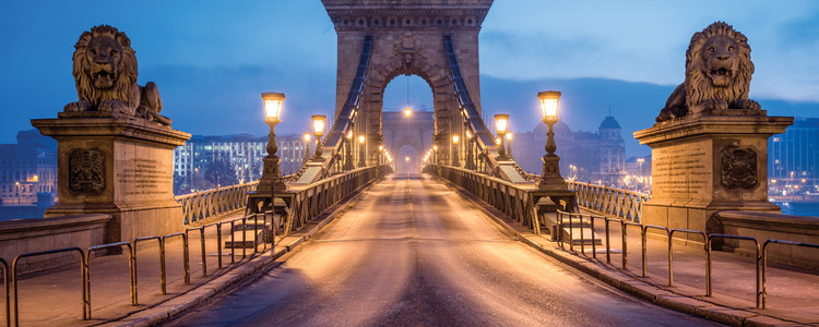 Christmastime from Budapest to Frankfurt with 2 Nights in Budapest