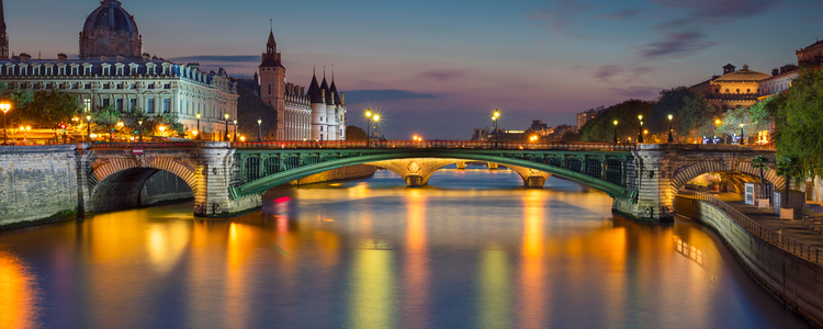 Festive Time on the Romantic Rhine with 2 Nights in Paris
  & 2 Nights in London (Northbound)