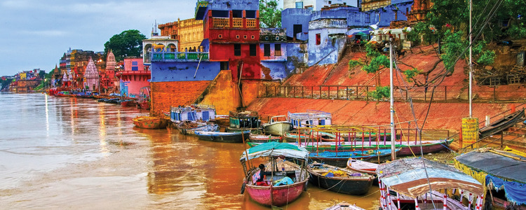 Icons of India: The Taj, Tigers & Beyond with Mumbai & Varanasi